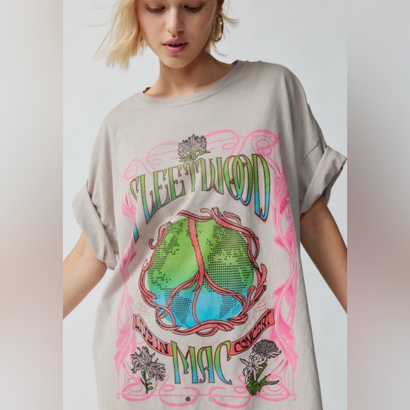 Urban Outfitters Tops - URBAN OUTFITTERS Fleetwood Mac oversized T-shirt Dress In Ivory / Size S/M
